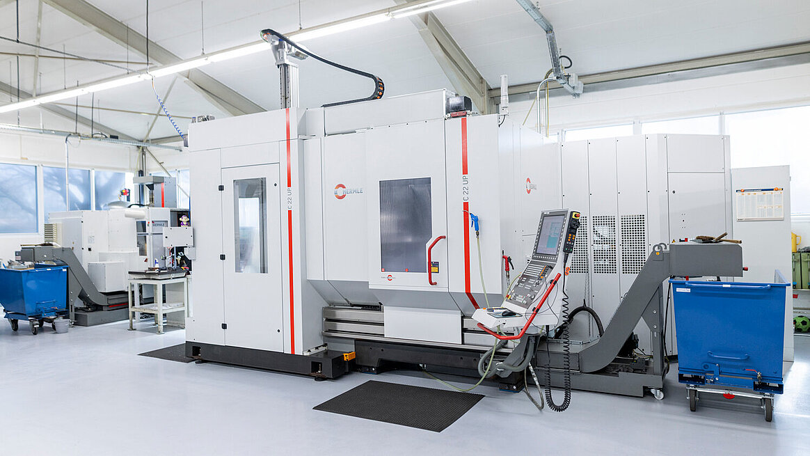 HERMLE C 22 U mit Palettenwechsler PW 150 stieg CNC-Welcker 2015 ins Thema Automatisierung ein.