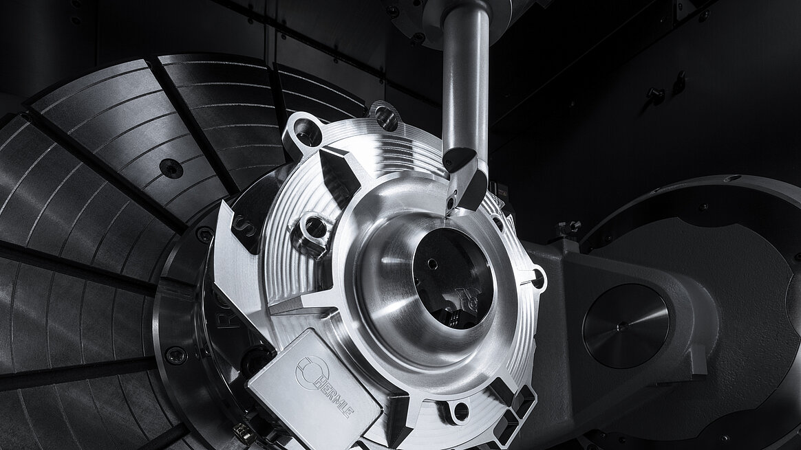 Milling rotational machining on a HERMLE machining centre