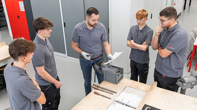 Ausbildung zum Maschinen- und Anlagenführer bei der HERMLE AG