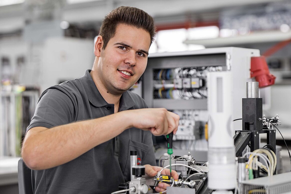 Elektrotechnik Studium - Christoph Gehring - HERMLE AG