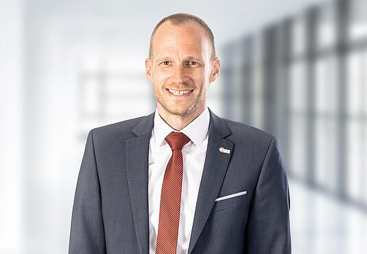 Bereichsleiter Florian Beck - HERMLE AG