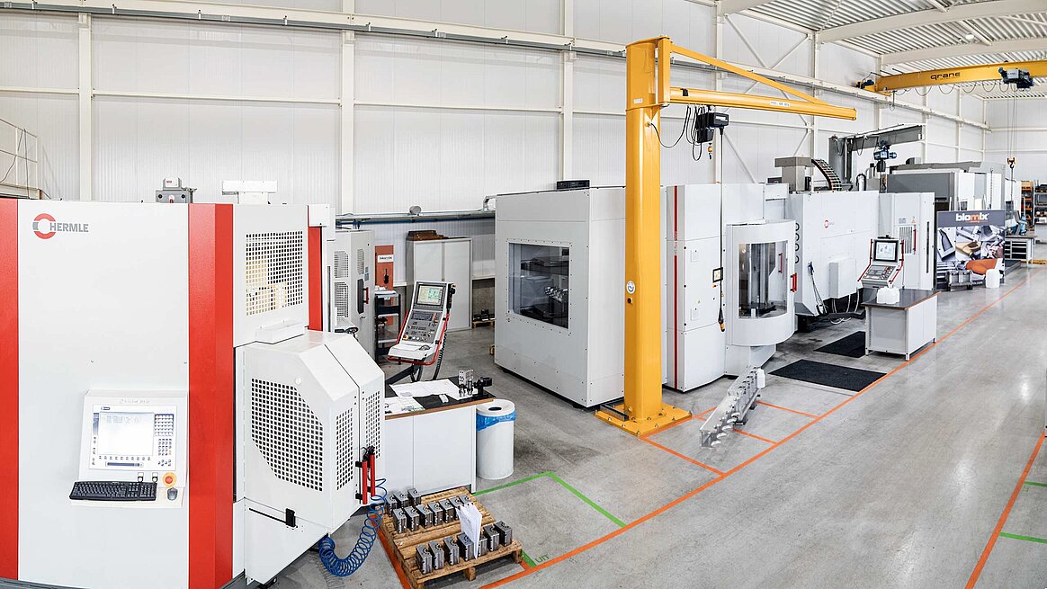 Die C 650 U von Hermle mit der HS flex heavy-Automation