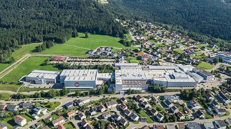 Der Stammsitz der HERMLE AG in Gosheim, Baden-Württemberg