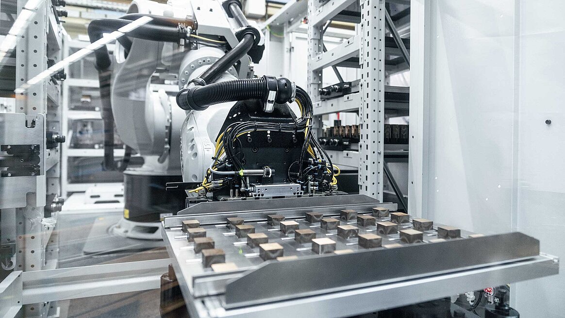 Die neue Hermle-Anlage mit Roboterautomation