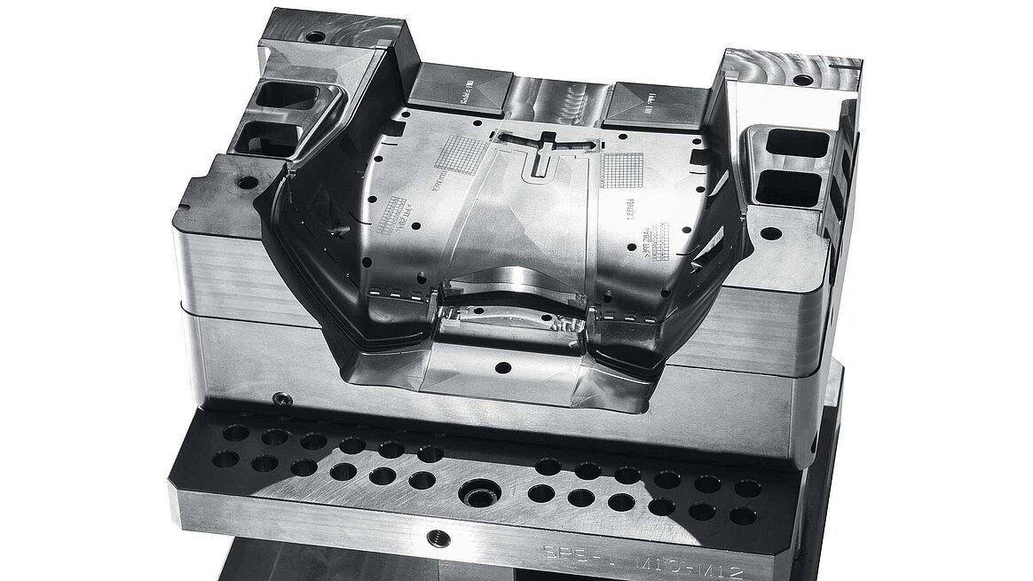 A mould insert made of 1.2767/56HRC for which, after 5-axis simultaneous milling with very small cutters (D0.6), only a few electrodes were necessary for spark eroding