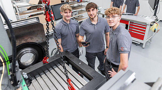 Auszubildender als Fachkraft für Metalltechnik bei HERMLE