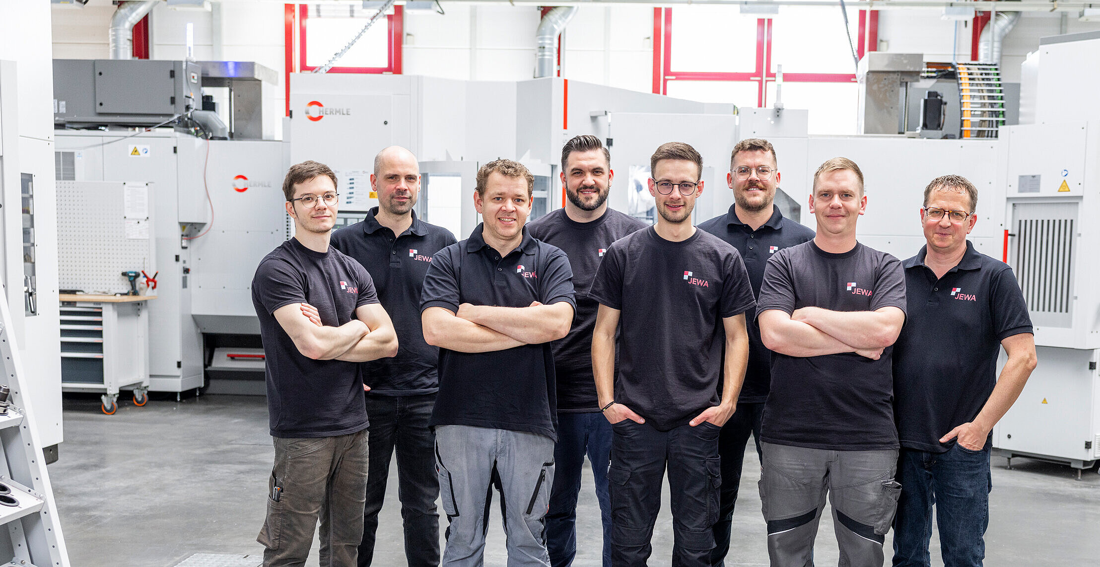 The milling experts at JEWA really appreciate working at the reliable HERMLE machines.