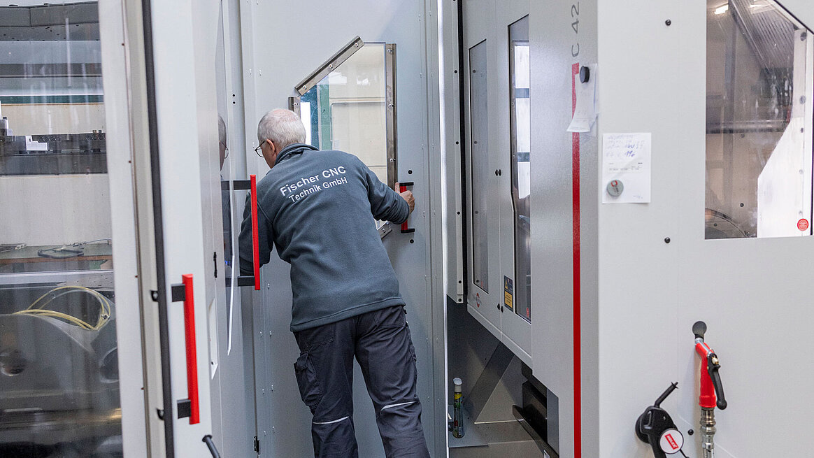 Immer alles im Blick: HERMLE Handlingsystem HS flex heavy 