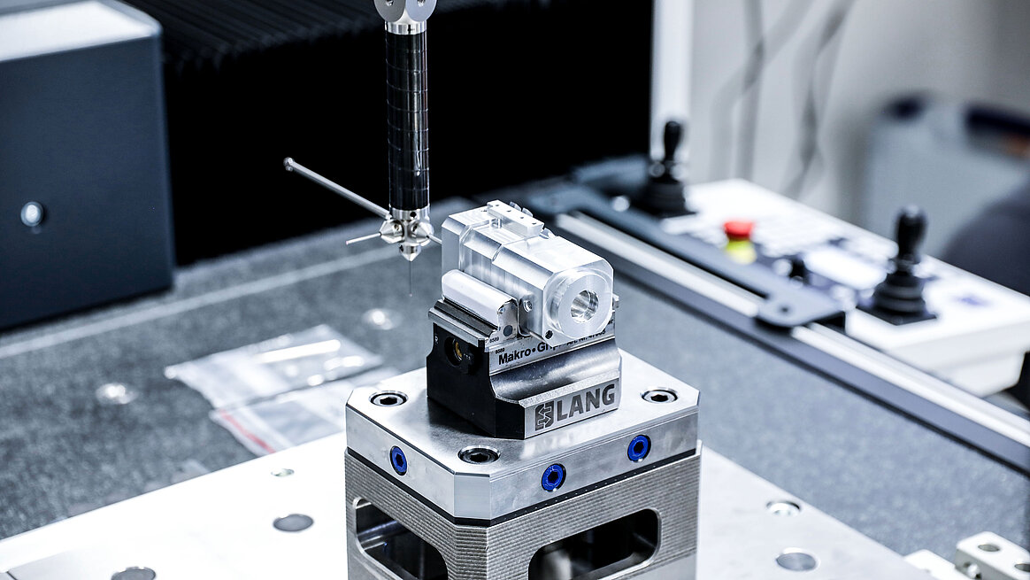 Moedernste Messeinrichtungen mit 3D-Messanlagen und Oberflächenprüfgeräten bei der Firma SWACRIT systems