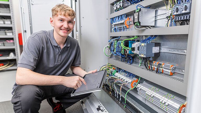Das Studium Elektrotechnik bei der HERMLE AG