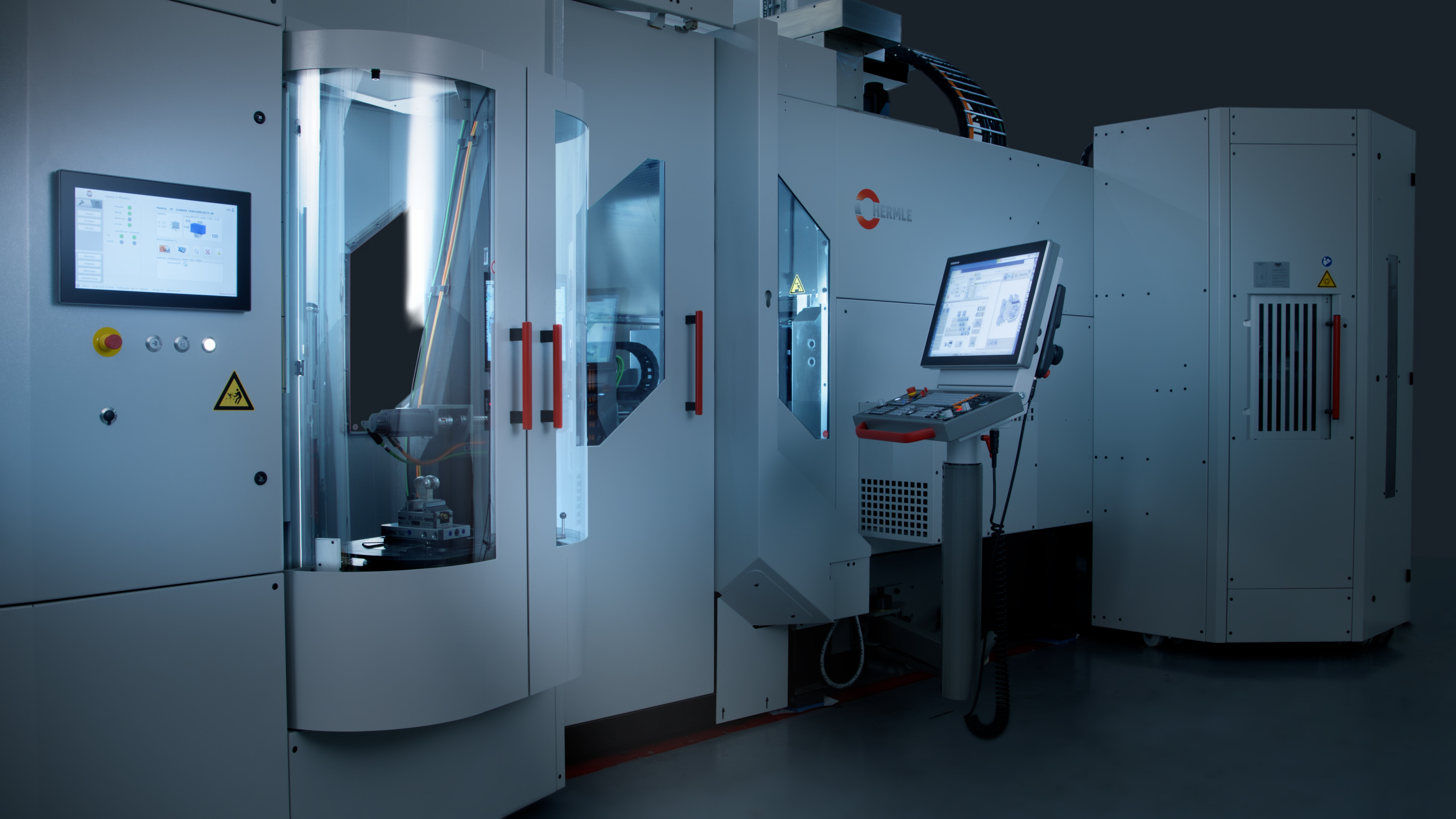 Automatisierte Nachtschicht mit dem HERMLE Handlingsystem HS flex hybrid 